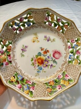 VTG RW BAVARIA RETSCH & Co. RETICULATED BOWL DRESDEN FLORAL 9-10"